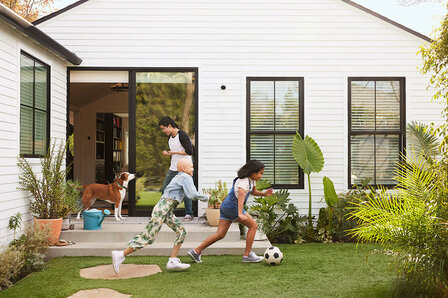 Camera voor binnen en buiten met IP54 weerbestendig ingebouwde batterij en floodlight verlichting