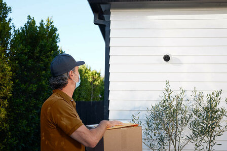 Camera voor binnen en buiten met IP54 bescherming ingebouwde batterij wifi verbinding en bewegingsdetectie Google Nest 2 stuks