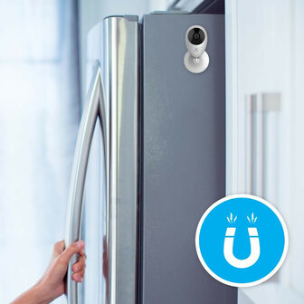 Beveiligingscamera voor binnen met 180 graden kijkhoek en tweeweg audio van Ezviz