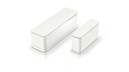 Deur raam sensor voor smart home systeem met trilling detectie en ge&iuml;ntegreerde knop