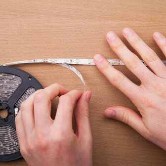 Flexibele ledstrip voor slimme verlichting met app bediening afknipbaar kleur instelbaar binnengebruik smart home