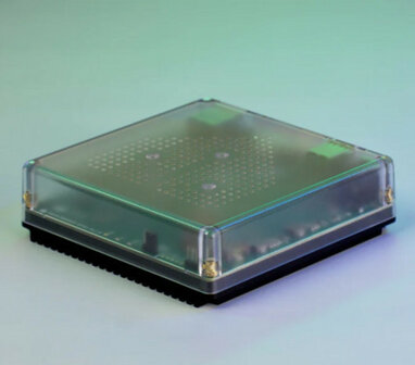 Smart hub voor smart home met bedraad protocol en lokale en cloud verbinding