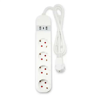 Slimme wifi stekkerdoos met 4 stopcontacten, 2 USB-A en 1 USB-C, wit
