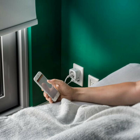 Compacte tussenstekker dimmer voor led halogeen en gloeilampen tot 250 watt met afstandsbediening bediening