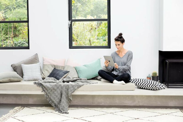 Weerstation voor binnen en buiten met extra binnenmodule app bediening draadloos meet temperatuur luchtvochtigheid CO2 en luchtdruk wit kunststof