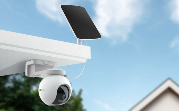 Camera voor buiten met batterij en zonnepaneel draaibaar en kantelbaar 4 megapixels wit kunststof IP65