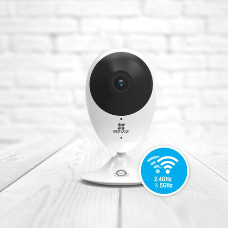 Beveiligingscamera voor binnen met 180 graden kijkhoek en tweeweg audio van Ezviz