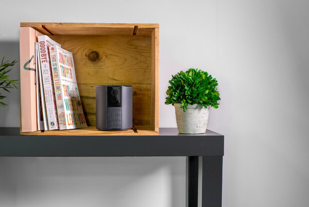 Beveiligingscamera voor binnen met draadloze verbinding en automatische privacy schuif