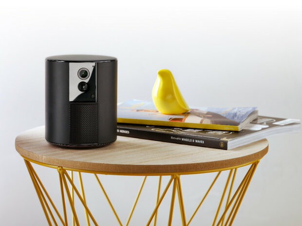 Beveiligingscamera voor binnen met draadloze verbinding en automatische privacy schuif