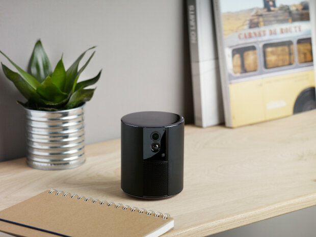 Beveiligingscamera voor binnen met draadloze verbinding en automatische privacy schuif