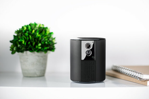 Beveiligingscamera voor binnen met draadloze verbinding en automatische privacy schuif