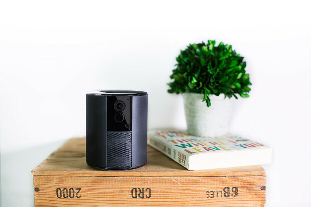 Beveiligingscamera voor binnen met draadloze verbinding en automatische privacy schuif