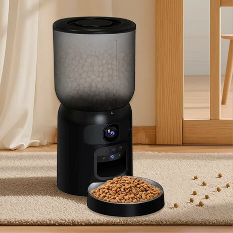 Voerautomaat voor huisdieren met wifi bediening en stemopnamefunctie