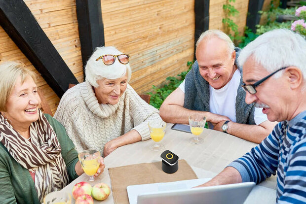 GPS tracker voor ouderen met 3G en 4G netwerk magnetische bevestiging en multi mode positionering