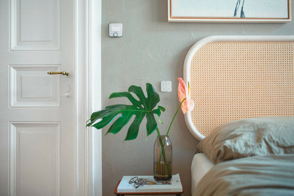 Kamerthermostaat voor binnengebruik met bedrade regeling 230 volt app bediening IP21 wit Zigbee