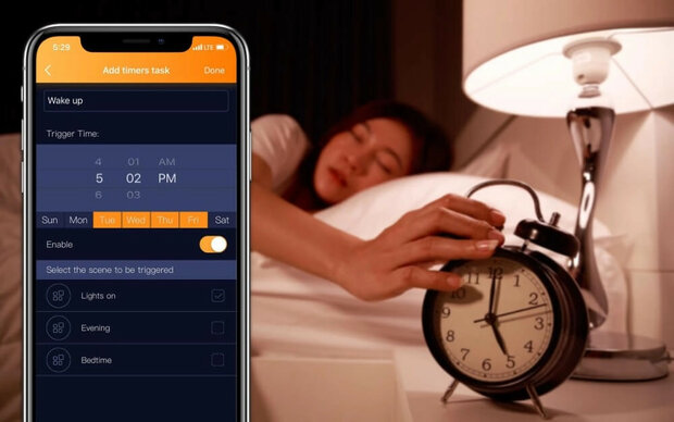 AduroSmart E27 led lamp voor binnenverlichting met warm witte dimbare verlichting en draadloze bediening